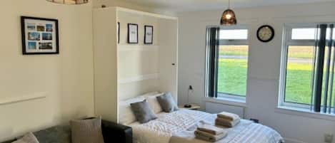 1 bedroom, desk, iron/ironing board, free WiFi
