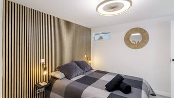 1 slaapkamer, een strijkplank/strijkijzer, gratis wifi, beddengoed