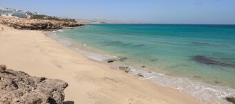 Vacances 'Home Sweet Home with Ocean View' avec vue sur la mer, piscine partagée et Wi-Fi