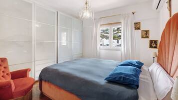 2 makuuhuonetta, silitysrauta/-lauta, ilmainen Wi-Fi, vuodevaatteet