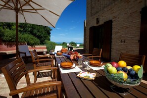 Outdoor dining - Villa Adele - Senigallia, beautiful villa with pool and garden (Senigallia)