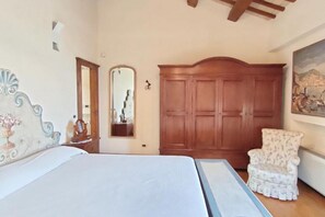 8 bedrooms, WiFi, bed sheets - Villa Adele - Senigallia, beautiful villa with pool and garden (Senigallia)