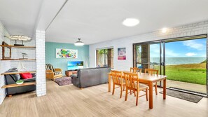 Smart TV, DVD player