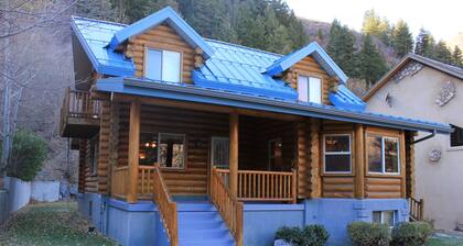 Canyon Semi-furnished Home