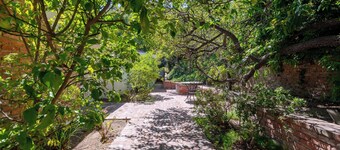 Charming 3 bedroom luxury cottage in Los Angeles hills WiFi, AC Family Friendly