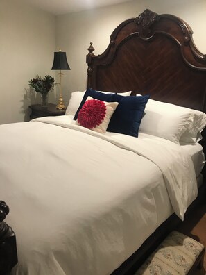 3 chambres, fer et planche à repasser, Wi-Fi, draps fournis