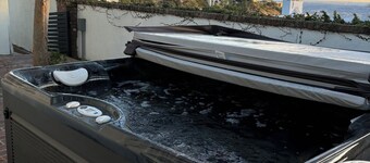 Charming 3 bedroom luxury cottage in Los Angeles hills WiFi, AC Family Friendly