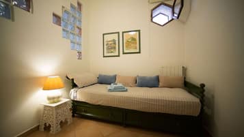 Lit parapluie, Wi-Fi gratuit, draps fournis