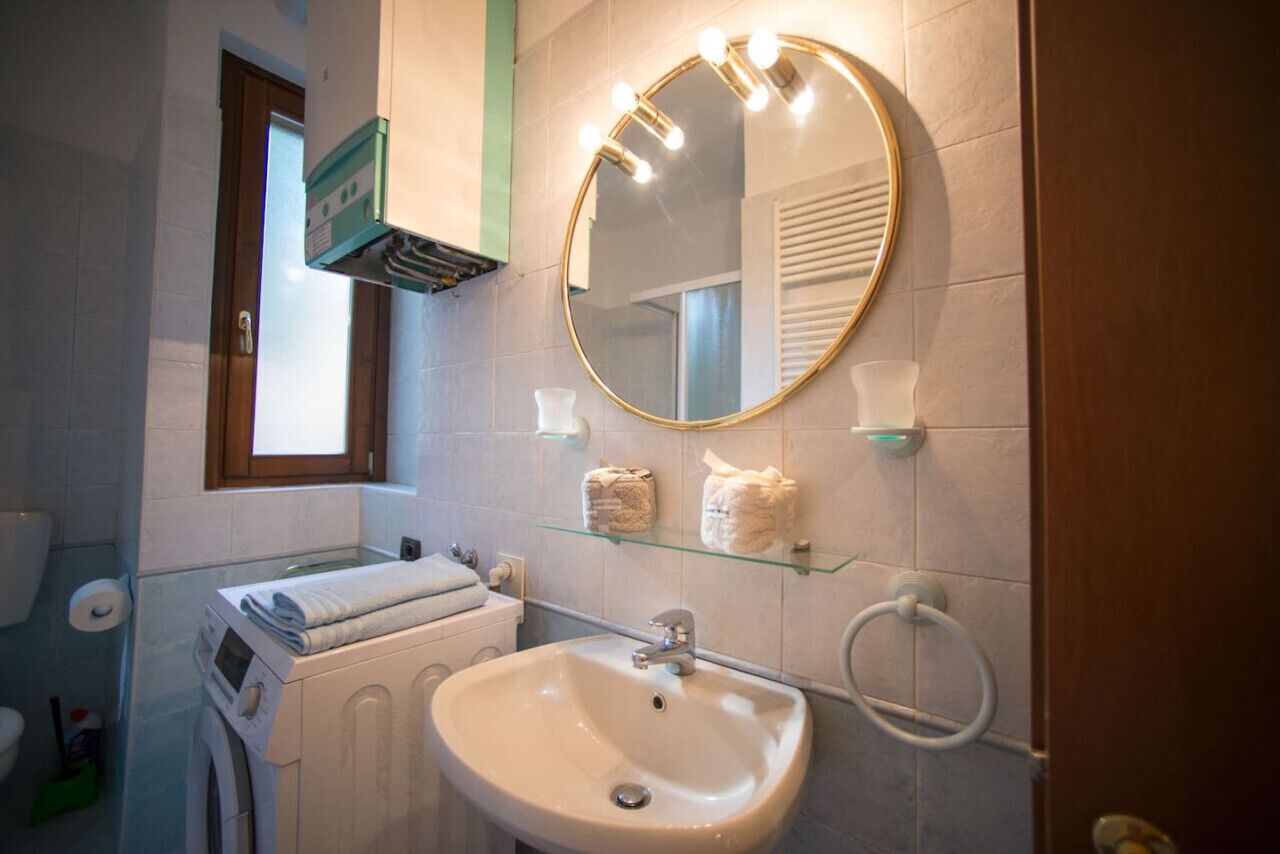 Sèche-cheveux, serviettes fournies