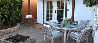 Charming coastal cottage in peaceful Long Beach with WiFi, AC