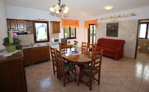 Interior - Holiday apartment with air conditioning in beautiful surroundings (Funtana)