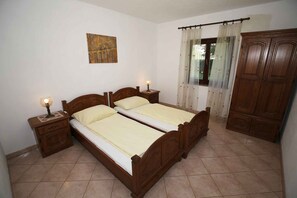 Room - Holiday apartment with air conditioning in a beautiful setting (Funtana)