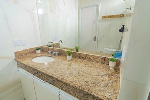 Bathroom - Tropical Executive Suit 1006 (Manaus)
