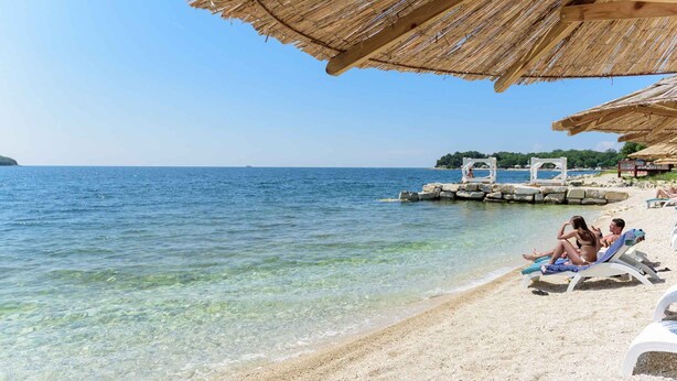 Beach nearby - Holiday apartment in a beautiful setting, with air conditioning (Funtana)