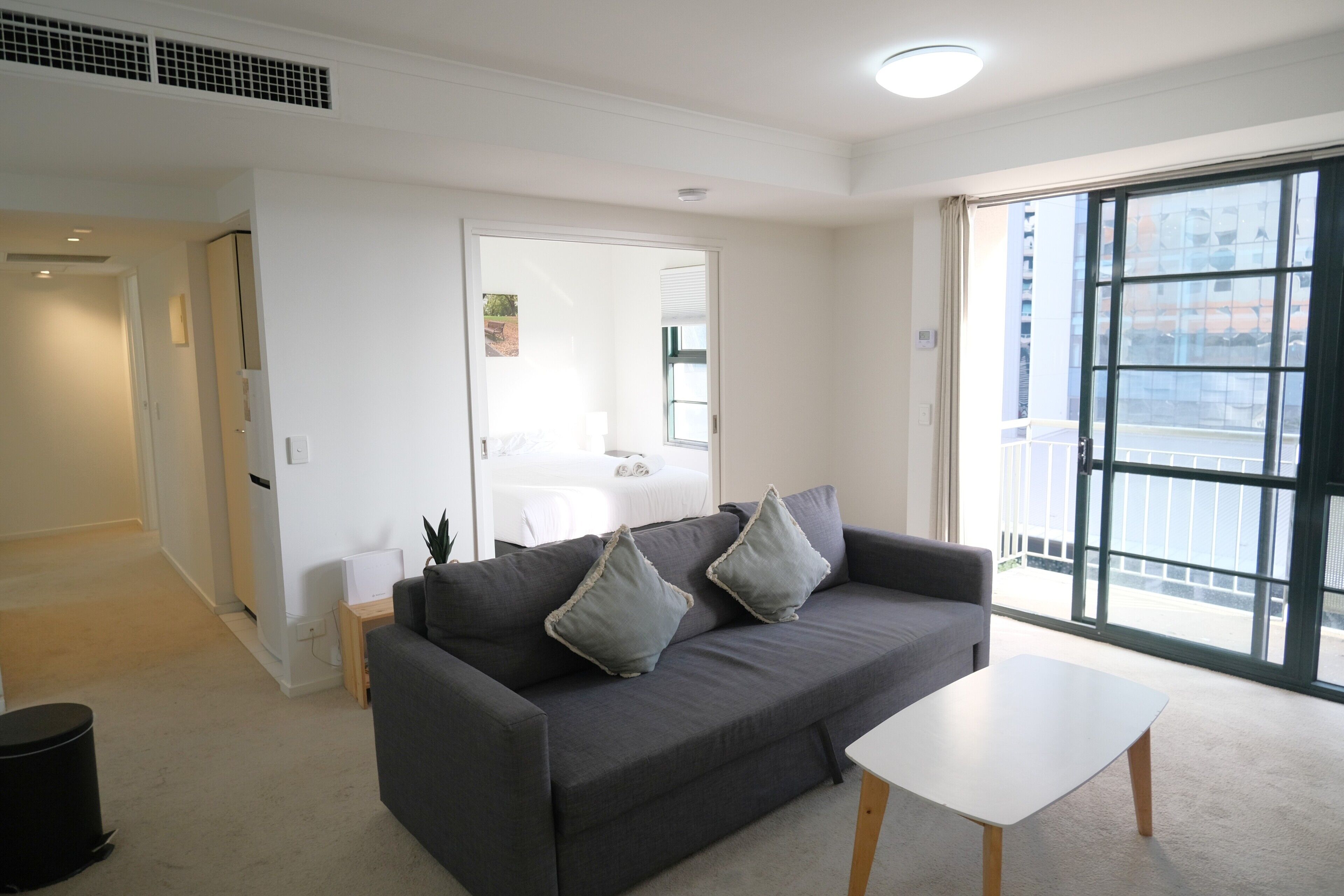 Apartamento luxo | Área de estar | TV LED 30 polegadas com canais digitais