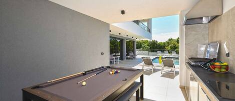 屋外ダイニングエリア