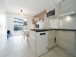 Fridge, microwave, dishwasher, coffee/tea maker