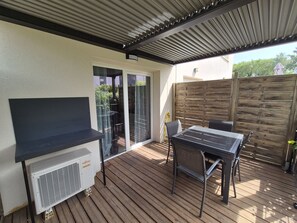 Outdoor dining - Beautiful duplex villa for 5 pers, air-conditioned (Sérignan)