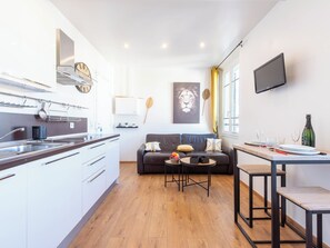 Interior - Air-Conditioned Studio Heart of Cannes (Cannes)