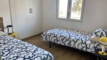 2 bedrooms, iron/ironing board, free WiFi, bed sheets