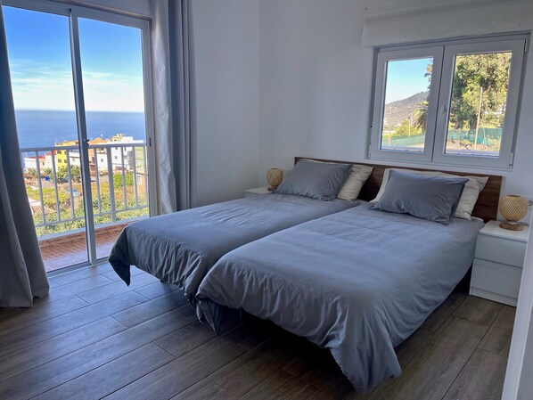 2 habitaciones, tabla de planchar con plancha y wifi gratis 