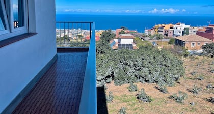 Ten Days -App1- Montaña Roja' with Sea View, Wi-Fi and Air Conditioning