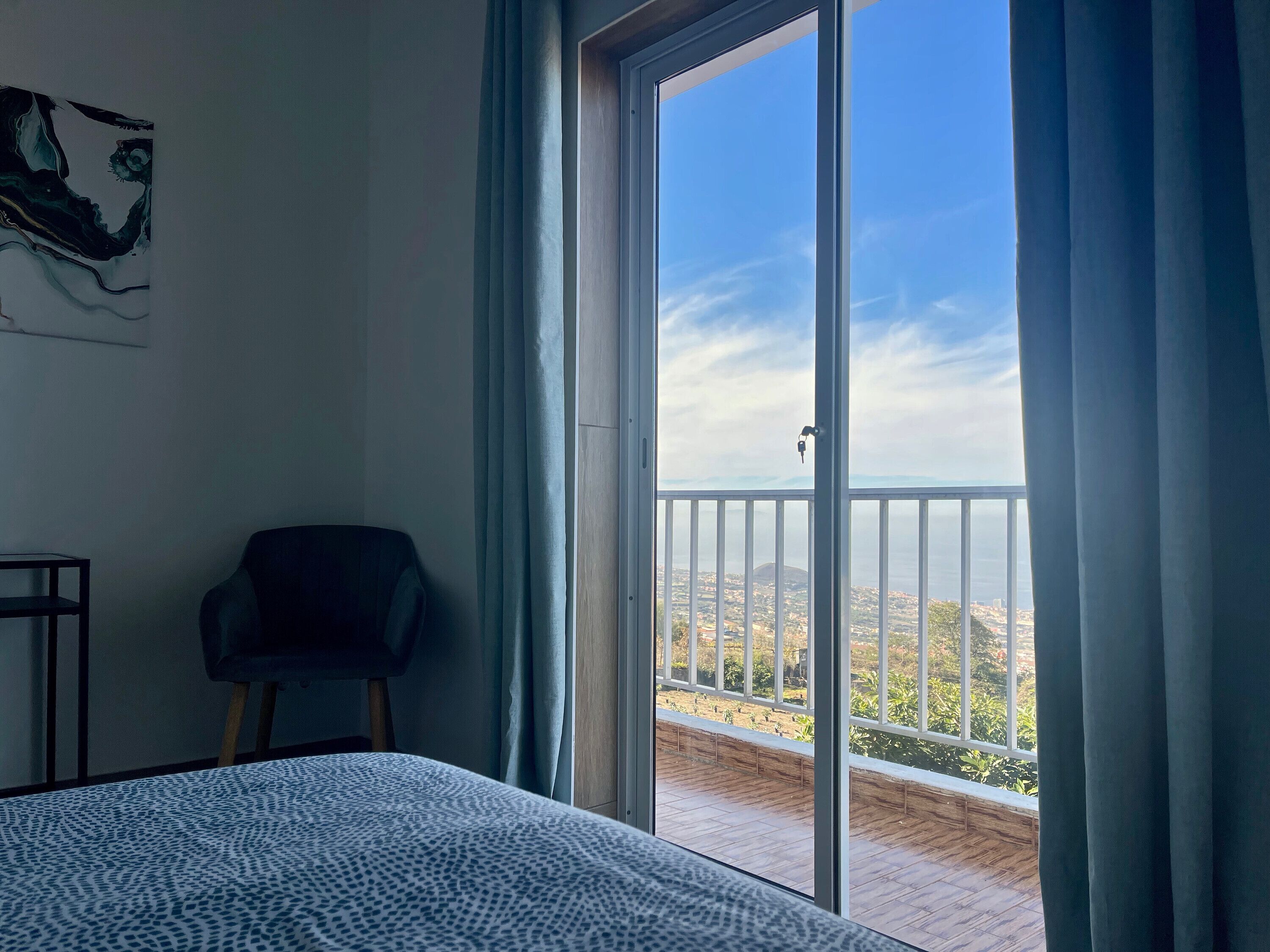 2 habitaciones, tabla de planchar con plancha y wifi gratis 