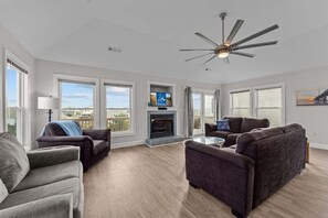 TV, peis og fotballspill