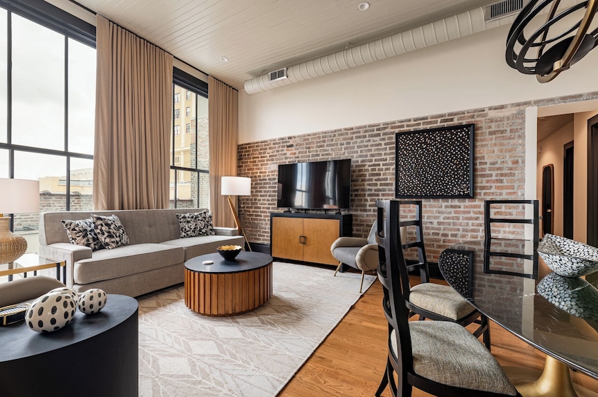 3br Ultimate Group Retreat 2 Blocks To Bourbon St | The Mayfair - Metairie, LA