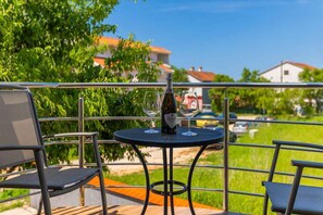 Property grounds - Holiday home with outdoor pool, air conditioning and terrace (Ližnjan)