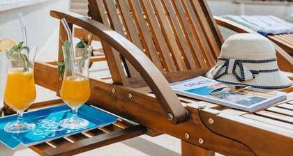 Holiday home with outdoor pool, air conditioning and sea view