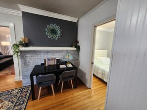 3 Schlafzimmer, Schreibtisch, Bügeleisen/Bügelbrett, Reisekinderbett