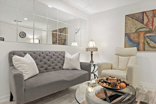 1 Bd Private BSMNT APT 20m DC 5min Dulles 2m Metro