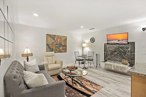 Smart TV - 1 Bd Private BSMNT APT 20m DC 5min Dulles 2m Metro (Reston)