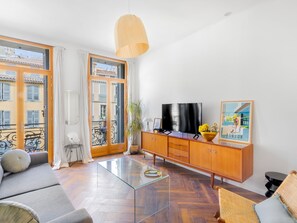 Fernseher