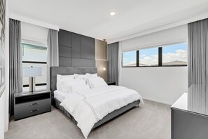 12 bedrooms, iron/ironing board, internet, bed sheets