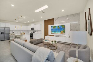 TV, tavolo da calcetto