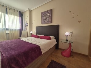 1 chambre, fer et planche à repasser, Wi-Fi gratuit, draps fournis