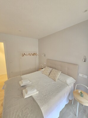 3 habitaciones, tabla de planchar con plancha y wifi gratis 