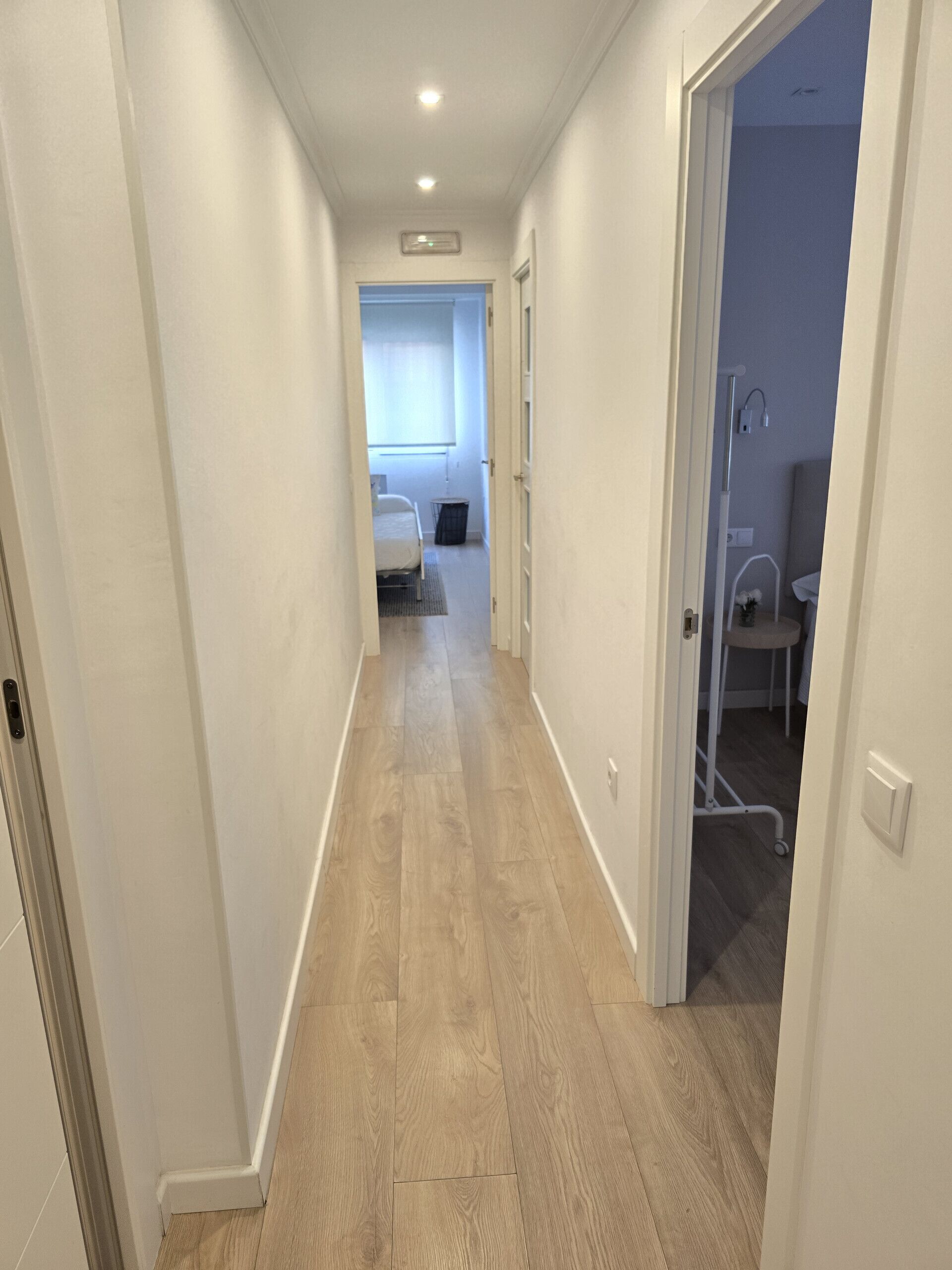 3 slaapkamers, een strijkplank/strijkijzer, gratis wifi, beddengoed