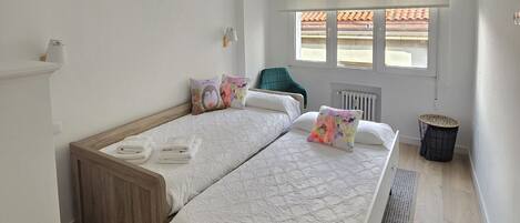 3 soverom, strykejern/-brett, wi-fi (inkludert) og sengetøy