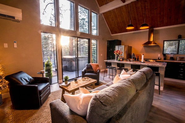 Smart TV, books - Hot Tub + Fire Pit - Games + Loft - 20min to Durango-Silverton Train (Durango)