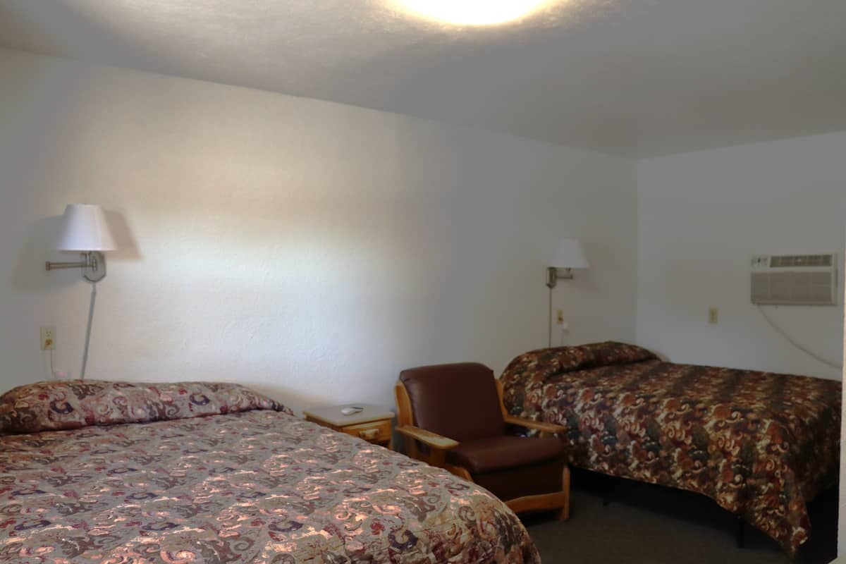 Double Room, 2 Double Beds, Ground Floor | Iron/ironing board, free WiFi