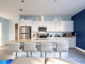 Fridge, microwave, stovetop, dishwasher
