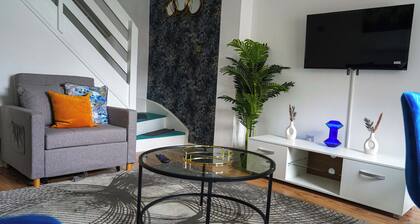Milton Keynes Home - Sleeps 4 - Parking