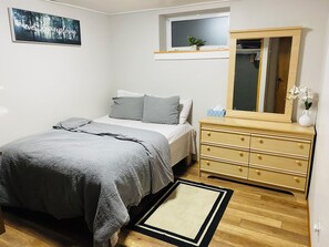 2 soverom, strykejern/-brett, wi-fi og sengetøy