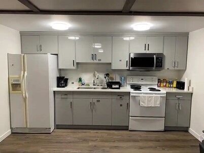 Spacious 2 bed basement suit in quite neighborhood