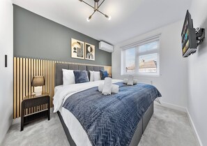 4 bedrooms, WiFi, bed sheets