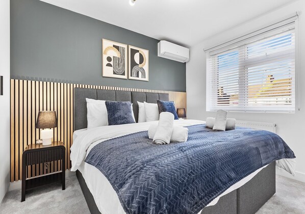 4 bedrooms, WiFi, bed sheets