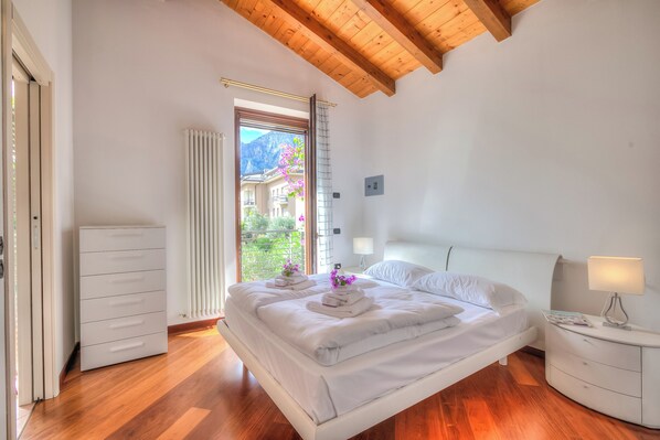 4 habitaciones, escritorio, wifi gratis y ropa de cama 